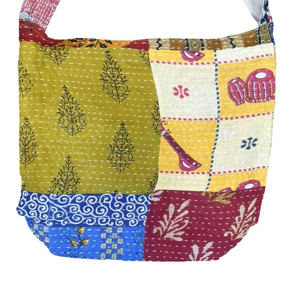 Kantha Patchwork Crossbody Hobo Shoulder Bag - 14” x 10.5” x 5.5” - Picture 4 of 6